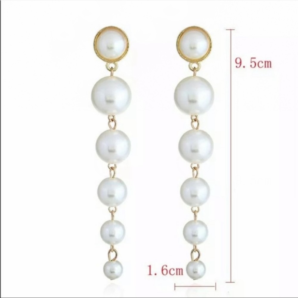 New Women’s Romantic Round Earrings - Picture 4 of 5
